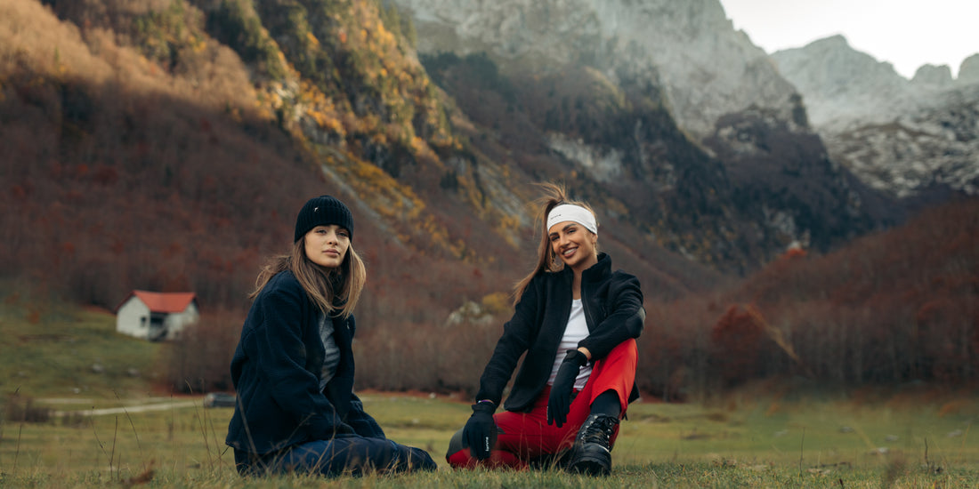Best hiking clothes for women - Test 2021 - Wool underwear, hiking