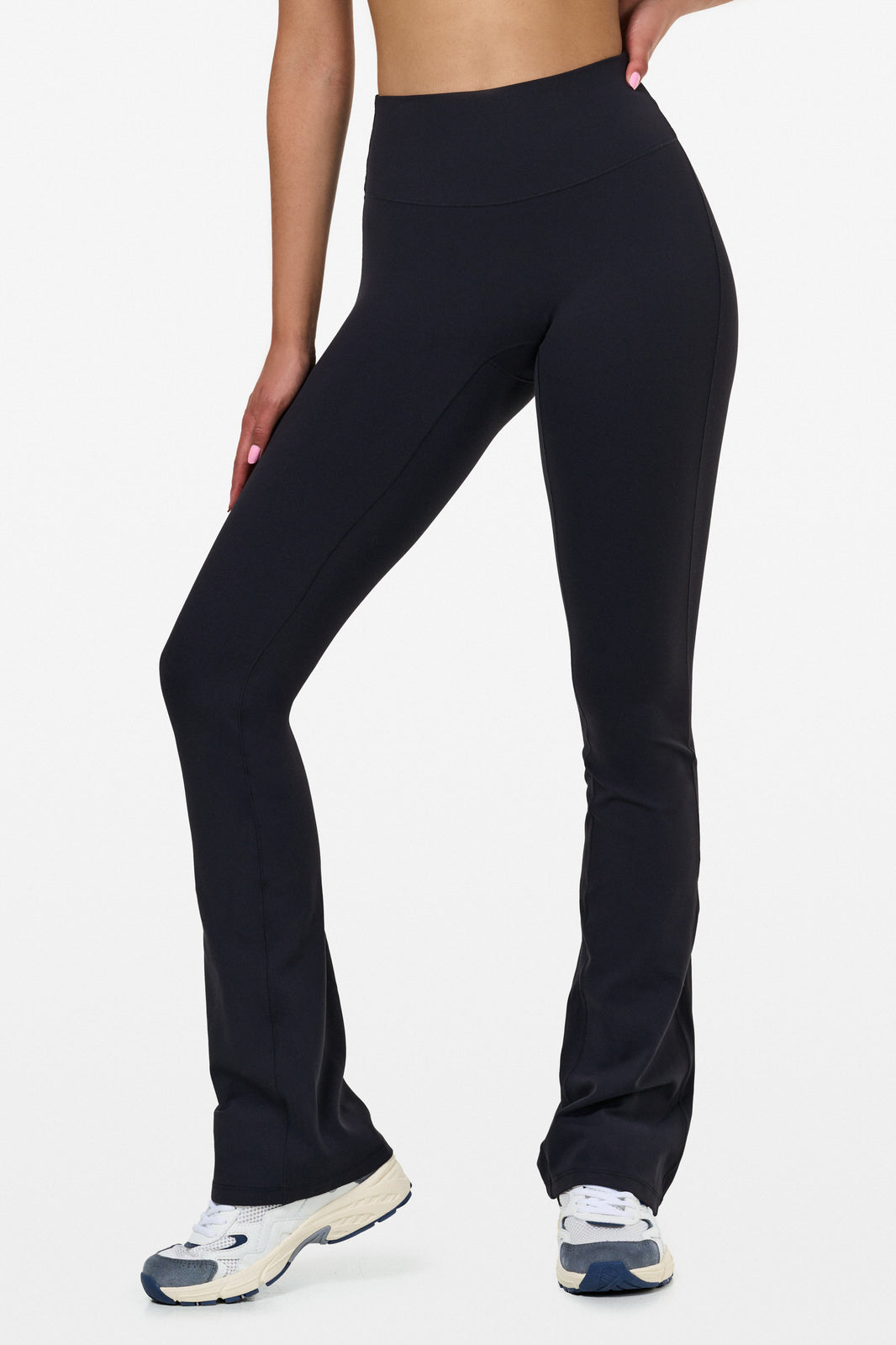 Activewear clothes, shoes, jeans, loungewear | All women's clothing – Famme